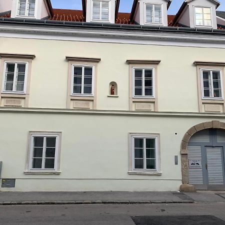 Paky Appartements 00316 Bruck-Leitha Dış mekan fotoğraf
